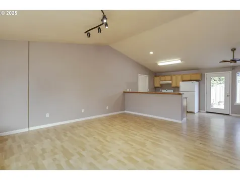 3716 E Street Springfield OR 97478