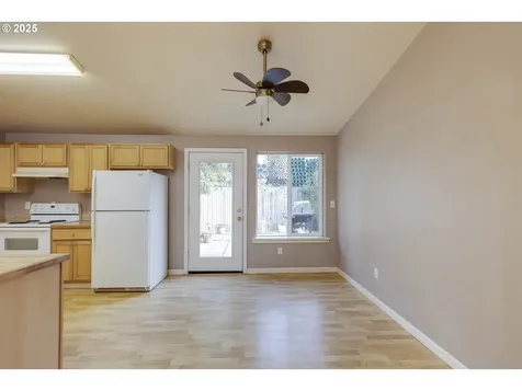 3716 E Street Springfield OR 97478