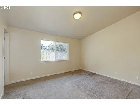 3716 E Street Springfield OR 97478