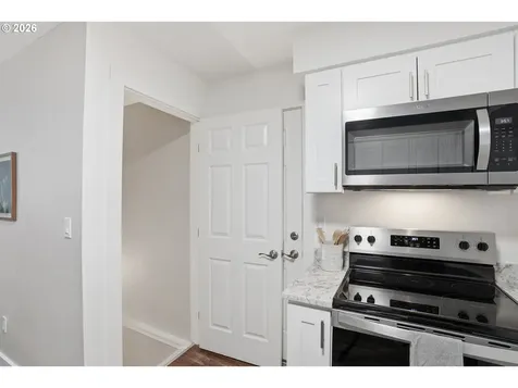 17745 NE Wasco Street Portland OR 97230