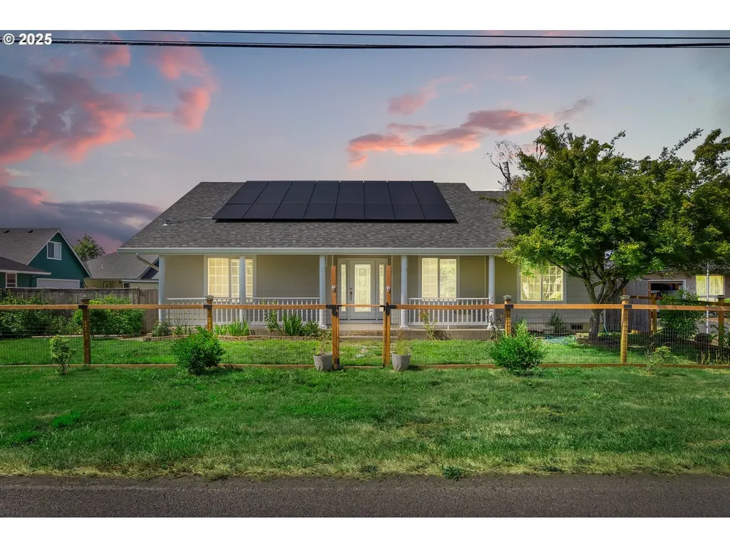 30 Village Drive Creswell OR 97426