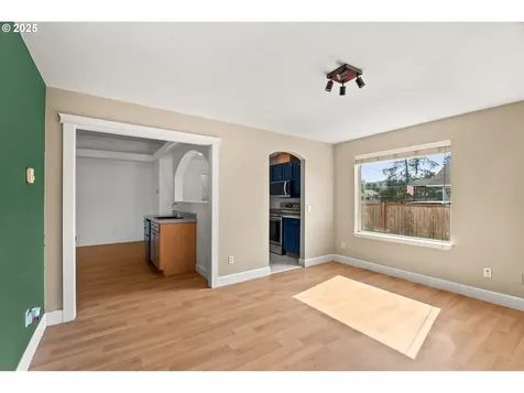 30 Village Drive Creswell OR 97426
