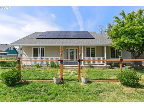 30 Village Drive Creswell OR 97426