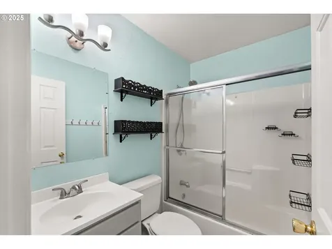 30 Village Drive Creswell OR 97426