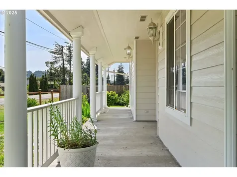 30 Village Drive Creswell OR 97426