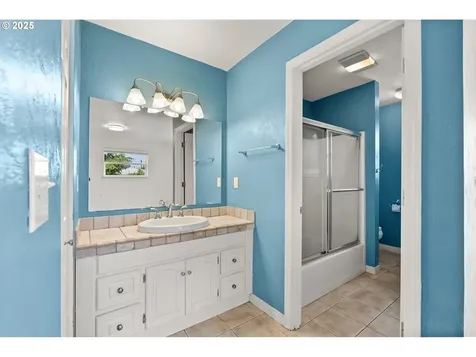 30 Village Drive Creswell OR 97426