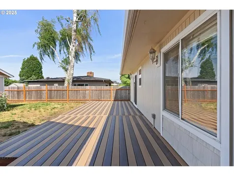 30 Village Drive Creswell OR 97426