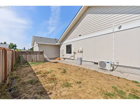 30 Village Drive Creswell OR 97426