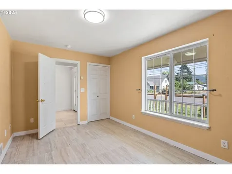 30 Village Drive Creswell OR 97426