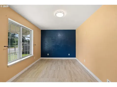 30 Village Drive Creswell OR 97426