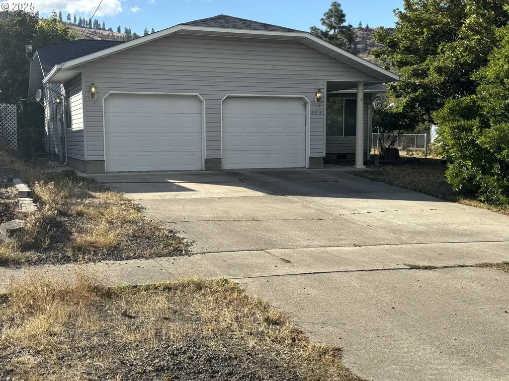 204 3rd Street La Grande OR 97850