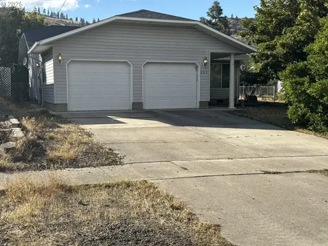 204 3rd Street La Grande OR 97850