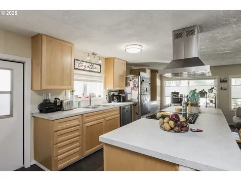 11698 SW Royal Villa Drive Portland OR 97224