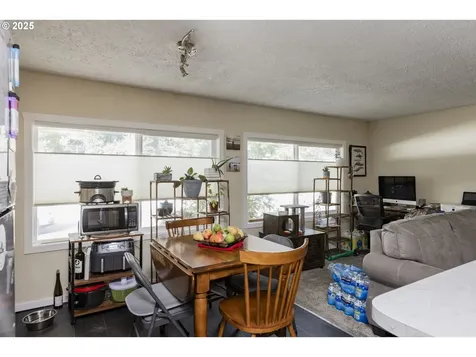 11698 SW Royal Villa Drive Portland OR 97224