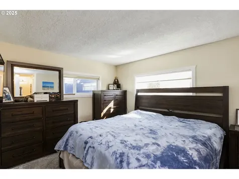11698 SW Royal Villa Drive Portland OR 97224