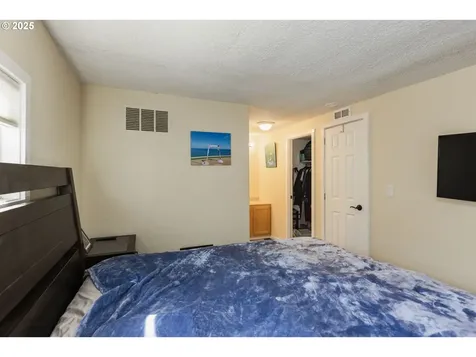 11698 SW Royal Villa Drive Portland OR 97224