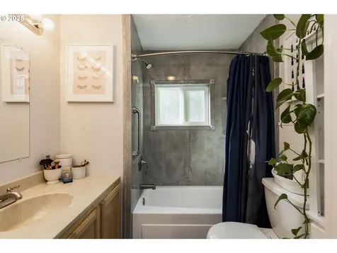 11698 SW Royal Villa Drive Portland OR 97224