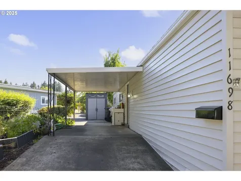 11698 SW Royal Villa Drive Portland OR 97224