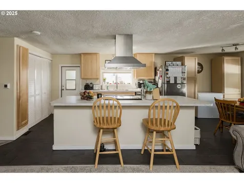 11698 SW Royal Villa Drive Portland OR 97224