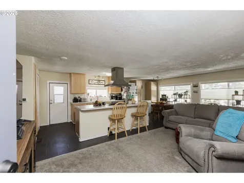 11698 SW Royal Villa Drive Portland OR 97224