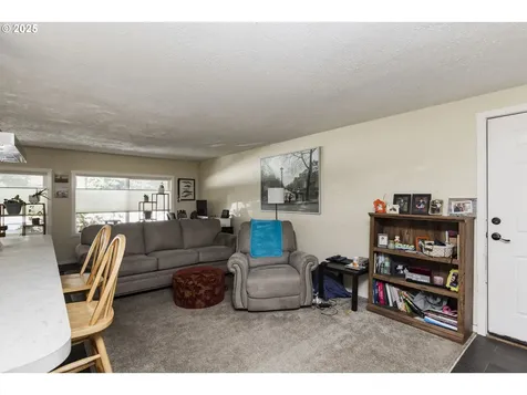 11698 SW Royal Villa Drive Portland OR 97224
