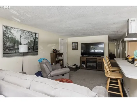 11698 SW Royal Villa Drive Portland OR 97224