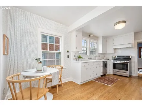 6502 SE 31st Avenue Portland OR 97202