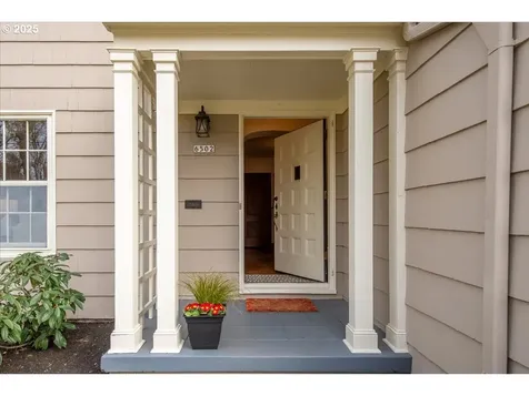 6502 SE 31st Avenue Portland OR 97202
