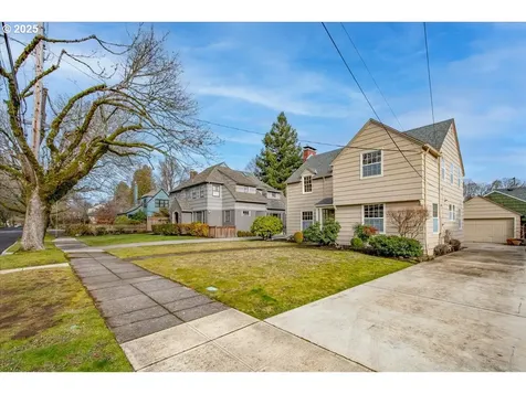 6502 SE 31st Avenue Portland OR 97202