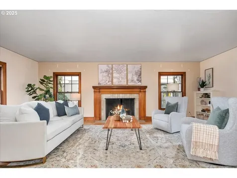 6502 SE 31st Avenue Portland OR 97202
