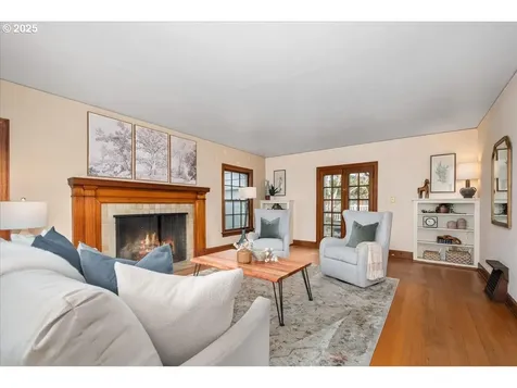 6502 SE 31st Avenue Portland OR 97202