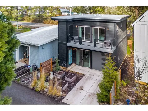 2022 Village Center Drive SE Salem OR 97302