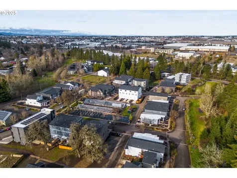 2022 Village Center Drive SE Salem OR 97302