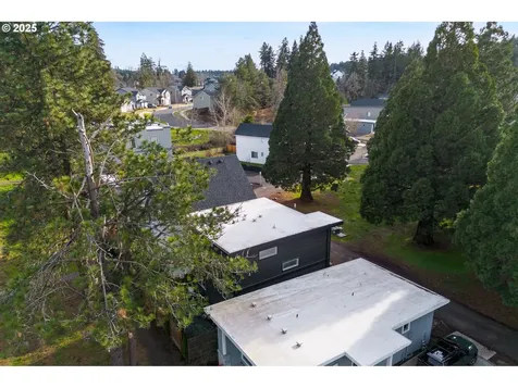 2022 Village Center Drive SE Salem OR 97302