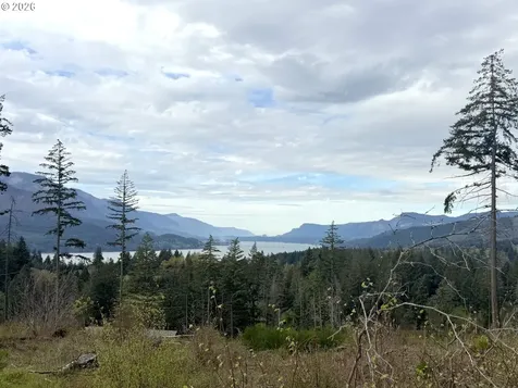 Kelly-henke Road Home Valley WA 98648