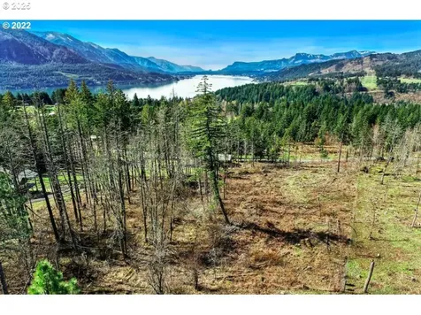 Kelly-henke Road Home Valley WA 98648