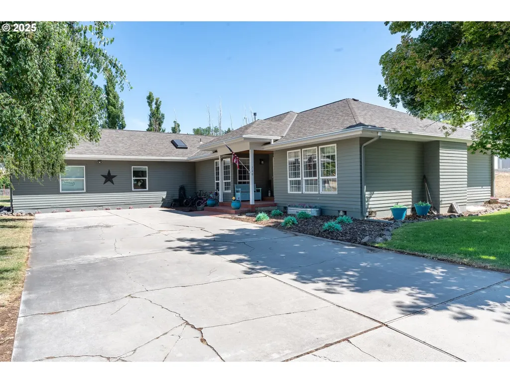 520 NE 6th Street Dufur OR 97021