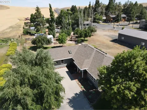 520 NE 6th Street Dufur OR 97021