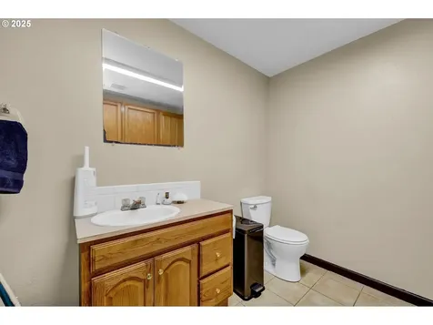 860 S 8th Street Harrisburg OR 97446