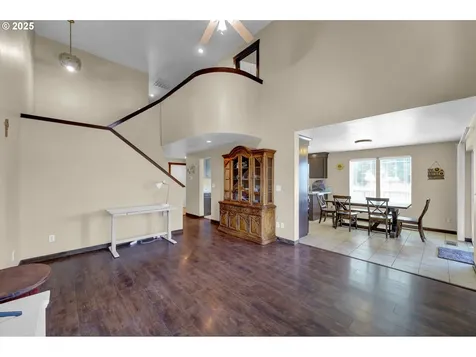860 S 8th Street Harrisburg OR 97446