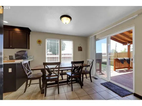 860 S 8th Street Harrisburg OR 97446