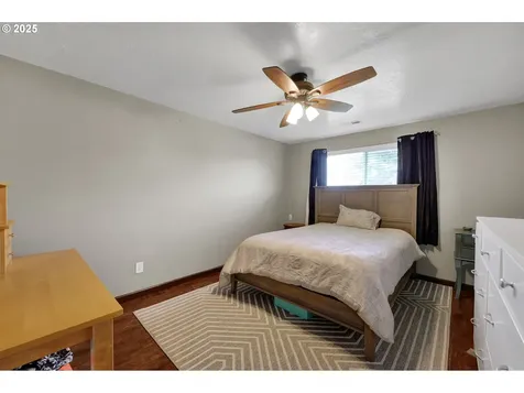 860 S 8th Street Harrisburg OR 97446