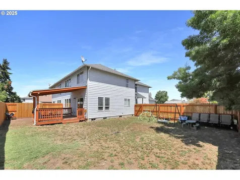 860 S 8th Street Harrisburg OR 97446