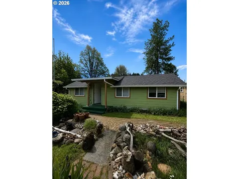 1649 Elm Street Sweet Home OR 97386