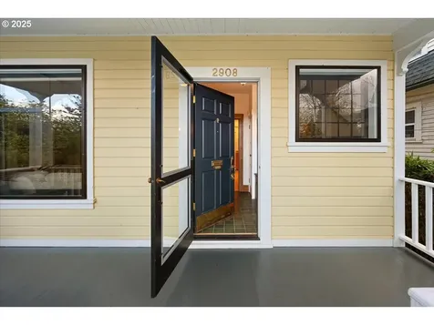 2908 NW Thurman Street Portland OR 97210