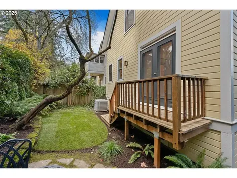 2908 NW Thurman Street Portland OR 97210