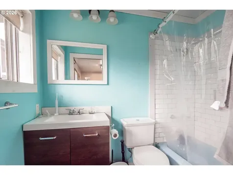 1119 Ash Avenue Cottage Grove OR 97424