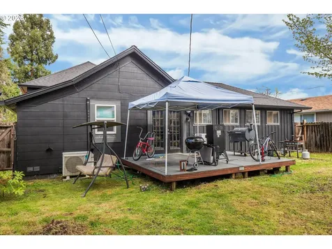 1119 Ash Avenue Cottage Grove OR 97424