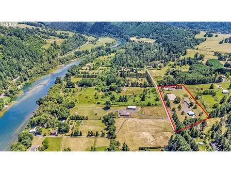 453 Riverwood Lane Oakland OR 97462