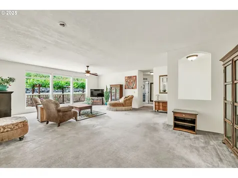 453 Riverwood Lane Oakland OR 97462